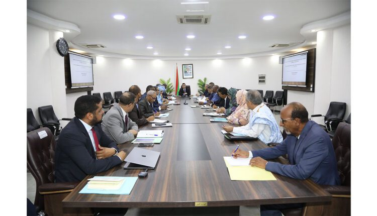 الوزير الأول يترأس اجتماع اللجنة الوزارية المكلفة بإعداد وتنفيذ البرنامج التنموي لولاية داخلت نواذيبو